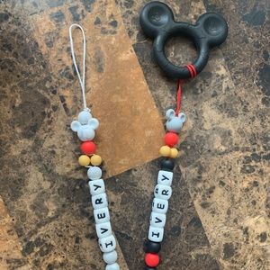 Mickey/Minnie teether w/ clip and matching clip